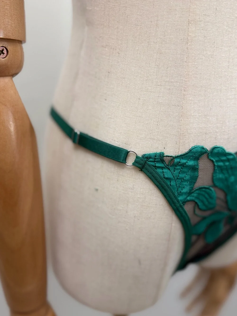 New Emerald Green Embroidered Lingerie Set Bra & Thong Size S